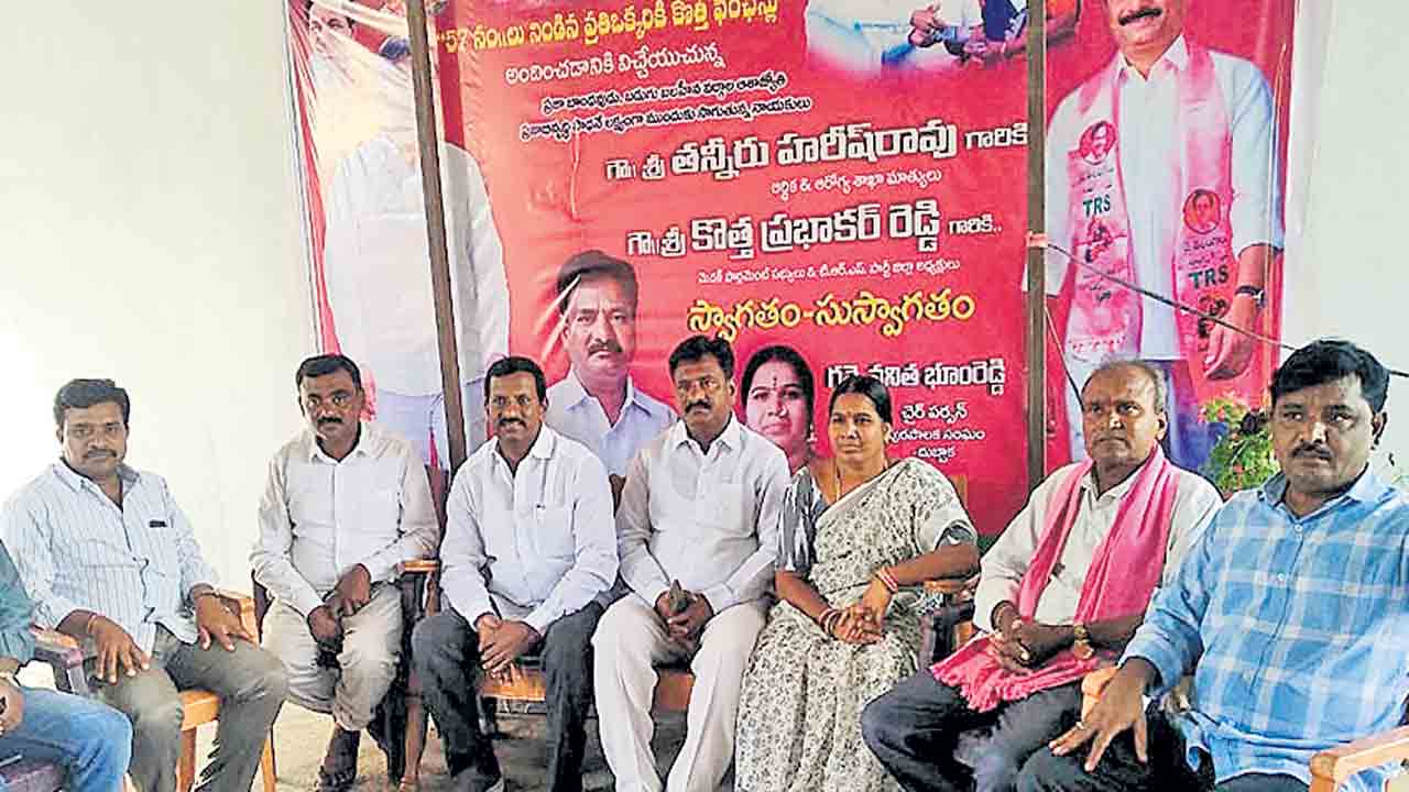 హామీలేమయ్యాయి.. అసమర్థ ఎమ్మెల్యే రఘునందన్‌రావు