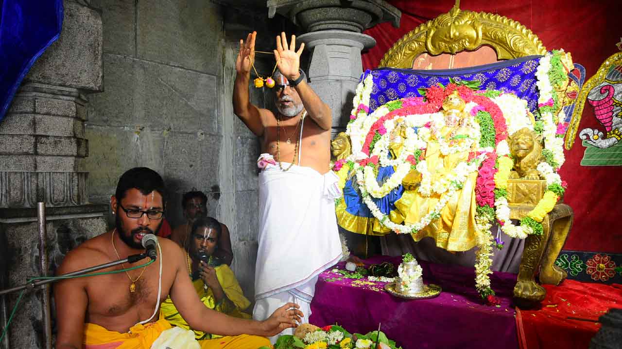 వైభవంగా నిత్య కల్యాణోత్సవం