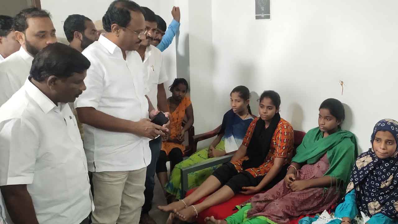 కార్పొరేట్‌కు దీటుగా గురుకులాలు