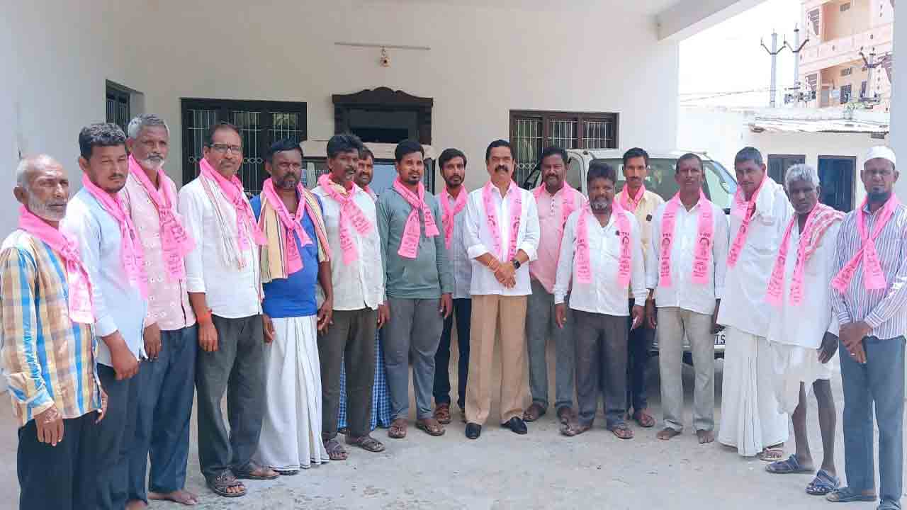 టీఆర్‌ఎస్‌లో చేరిన బీజేపీ నాయకులు