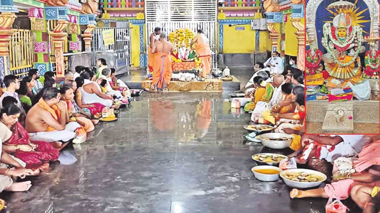 మల్లన్న క్షేత్రంలో భక్తుల రద్దీ