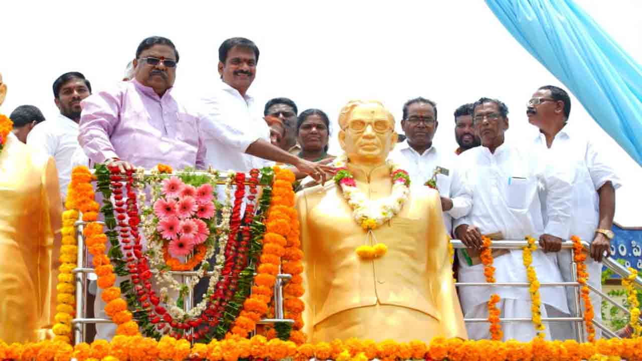 యుగ పురుషుడు మహేంద్రనాథ్‌