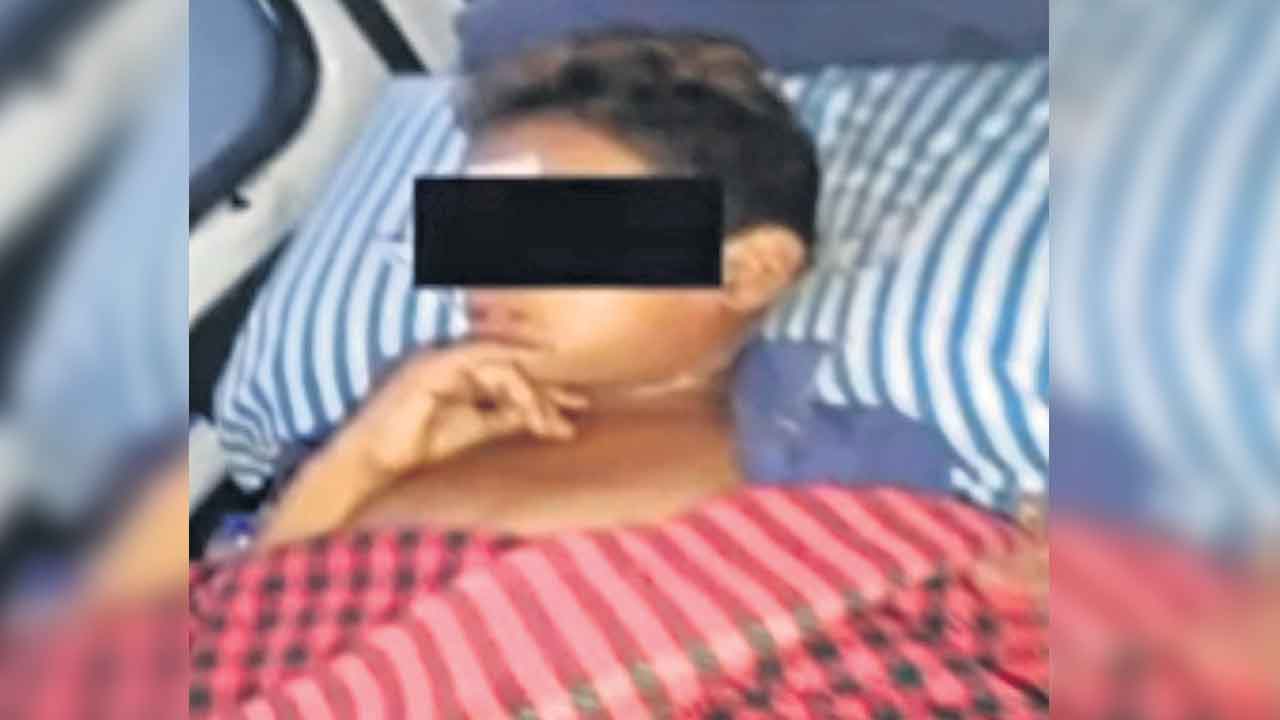 దళితుడివి.. నా నీళ్లు తాగుతావా’