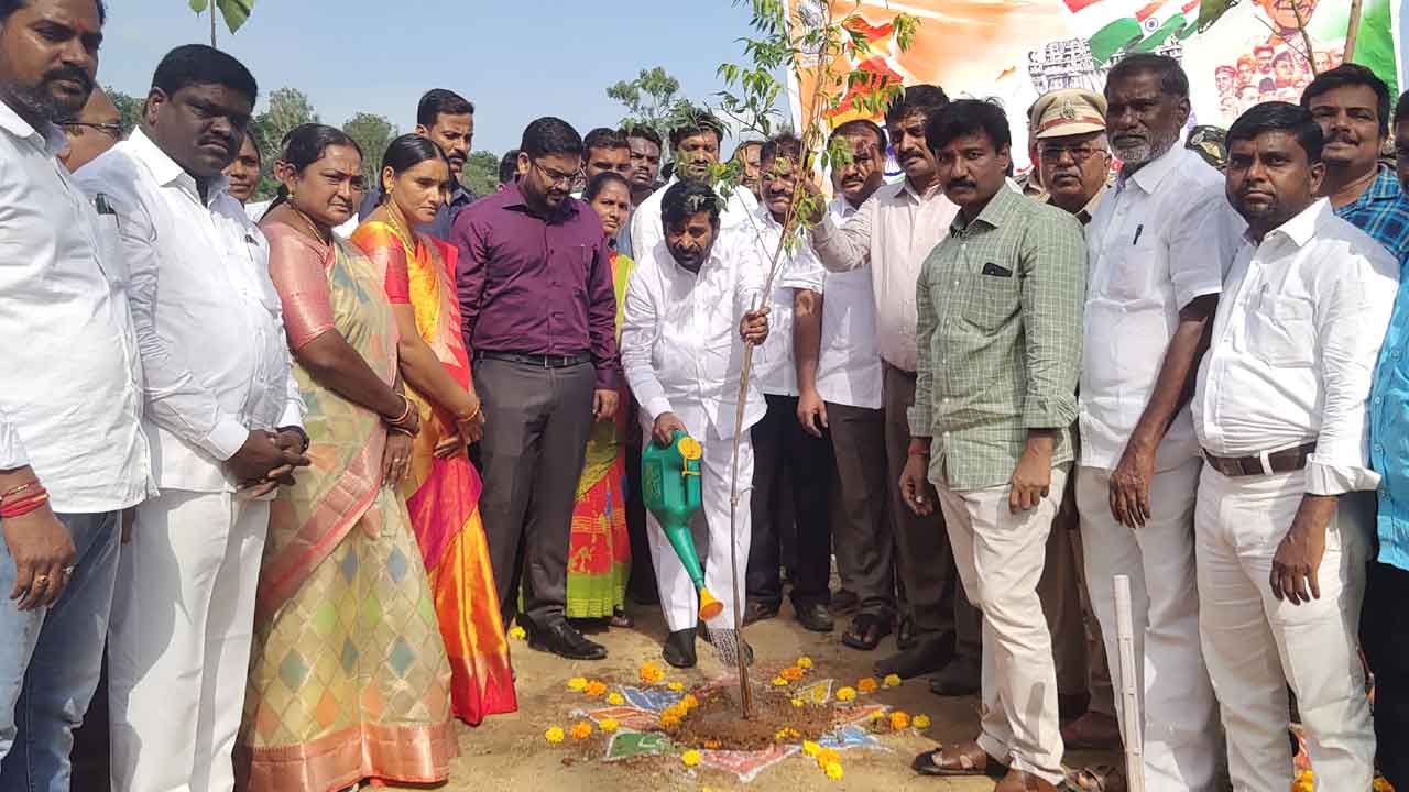 పార్కుల సుందరీకరణకు ప్రాధాన్యం