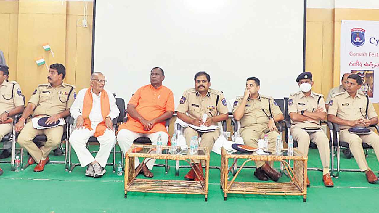 వదంతులు ప్రేరేపిస్తే కఠిన చర్యలు