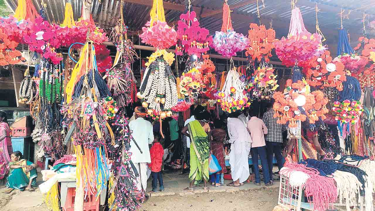 మార్కెట్‌ కళకళ