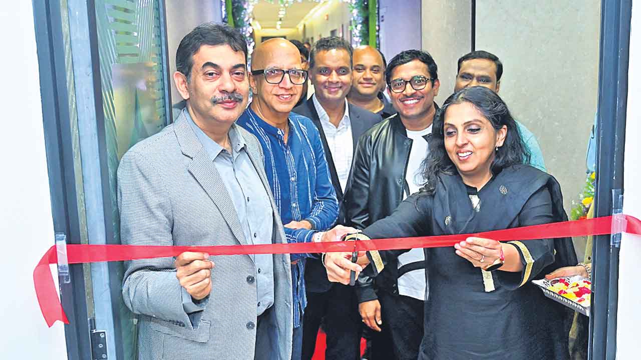 హైదరాబాద్‌లో టైటాన్‌ స్మార్ట్‌ ల్యాబ్స్‌