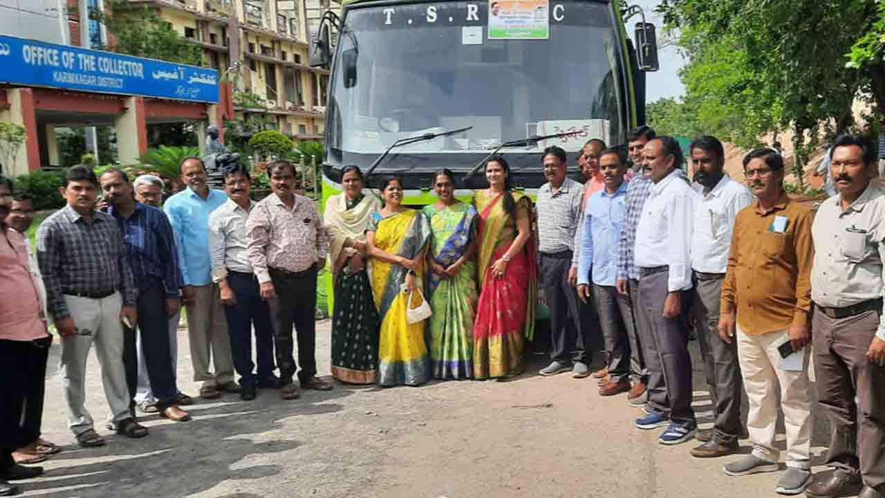 ముగింపు వేడుకలకు తరలిన జిల్లా వాసులు