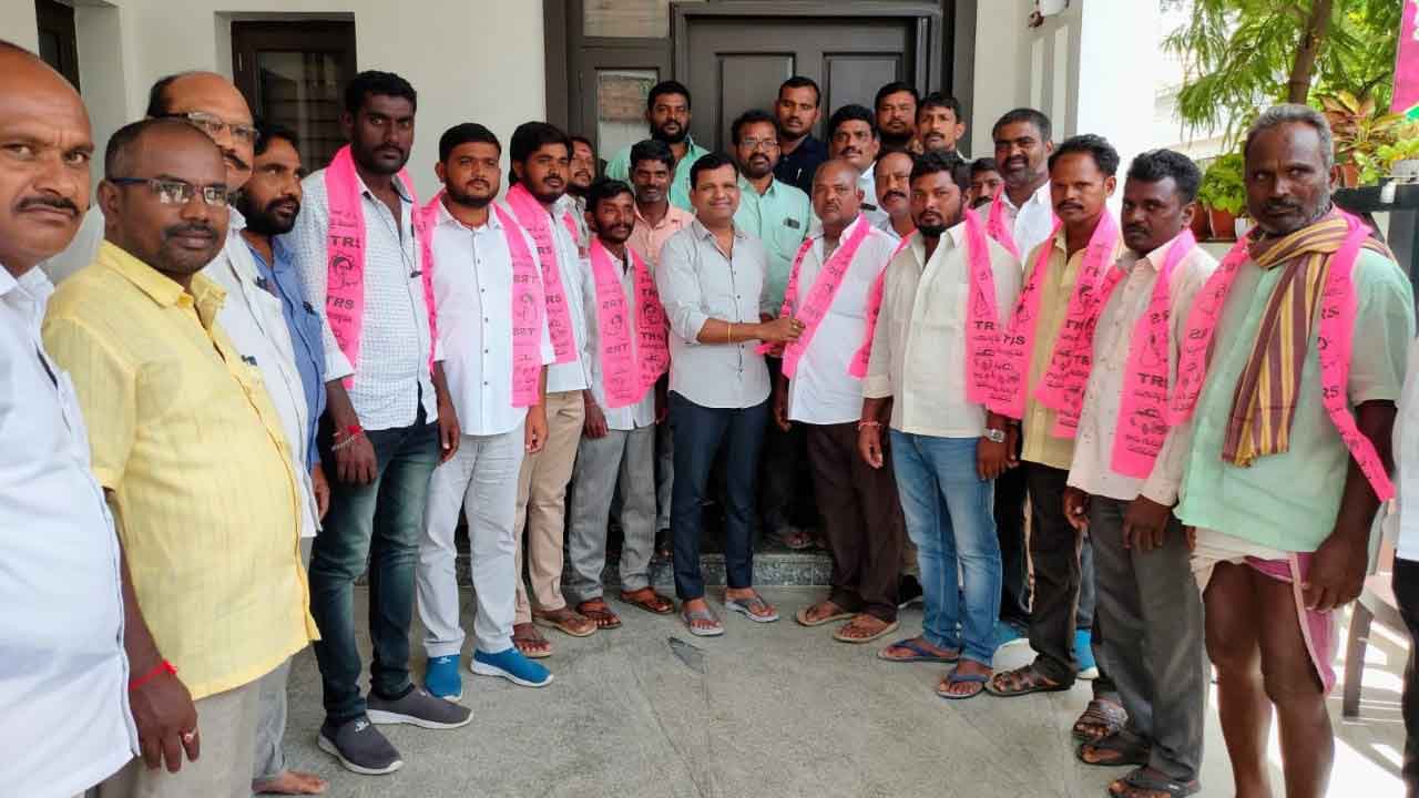 అభివృద్ధికి ఆకర్షితులై చేరికలు