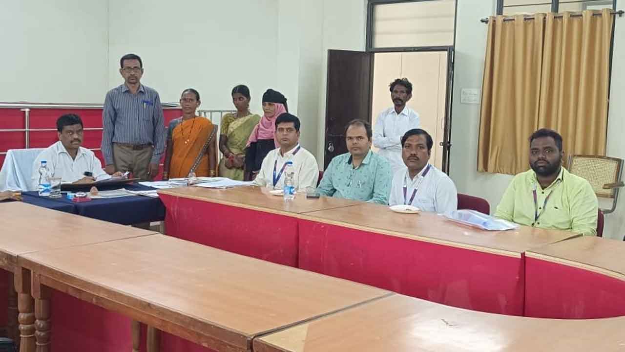 జాతీయ లోక్‌ అదాలత్‌లో వందకుపైగా కేసుల పరిష్కారం