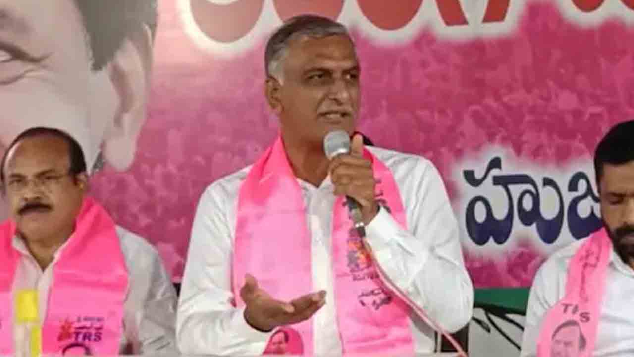 సీబీఐ నోటీసుల సంగతి బీజేపీకెలా తెలుసు?