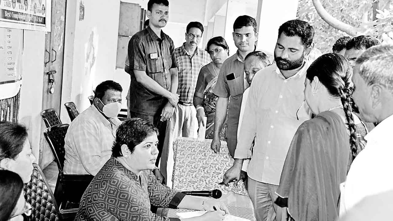 ఆకెనపల్లి భూ సమస్యలపై సీఎం నజర్‌