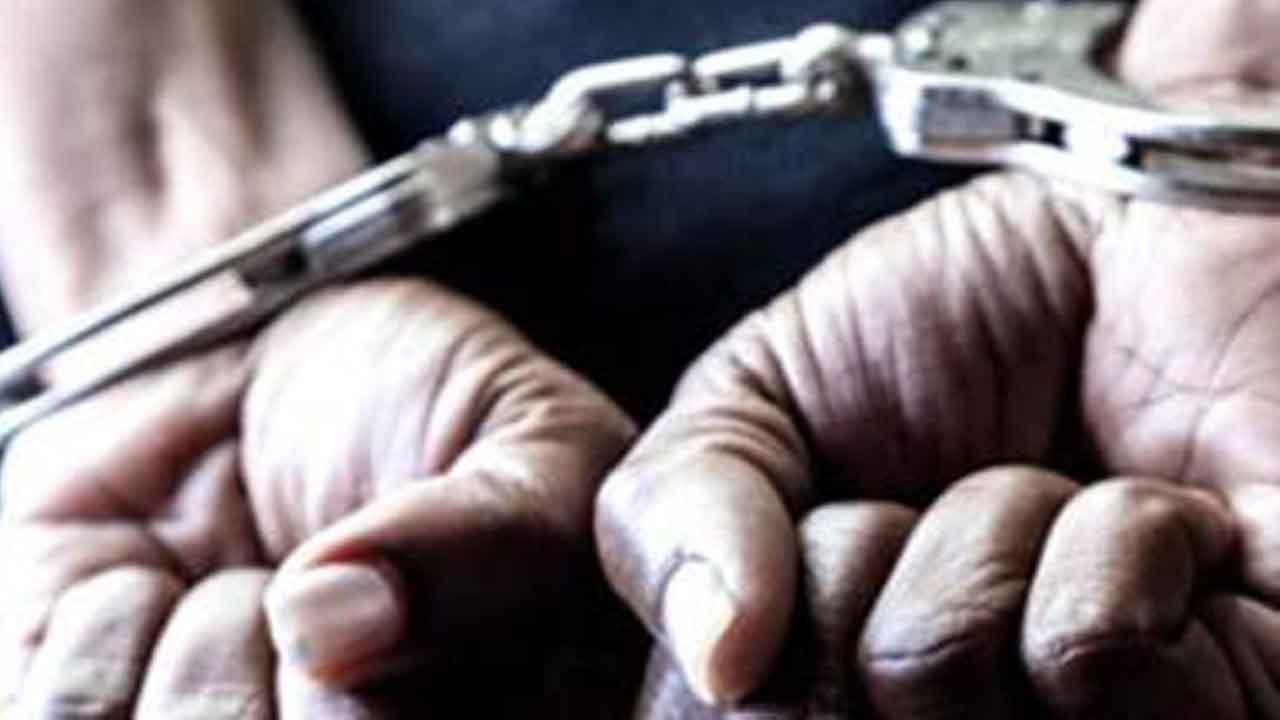 ఆర్‌ఎంపీ డాక్టర్‌కు ఇదేం బుద్ధి .. రైళ్లలో దొంగతనం, అరెస్టు