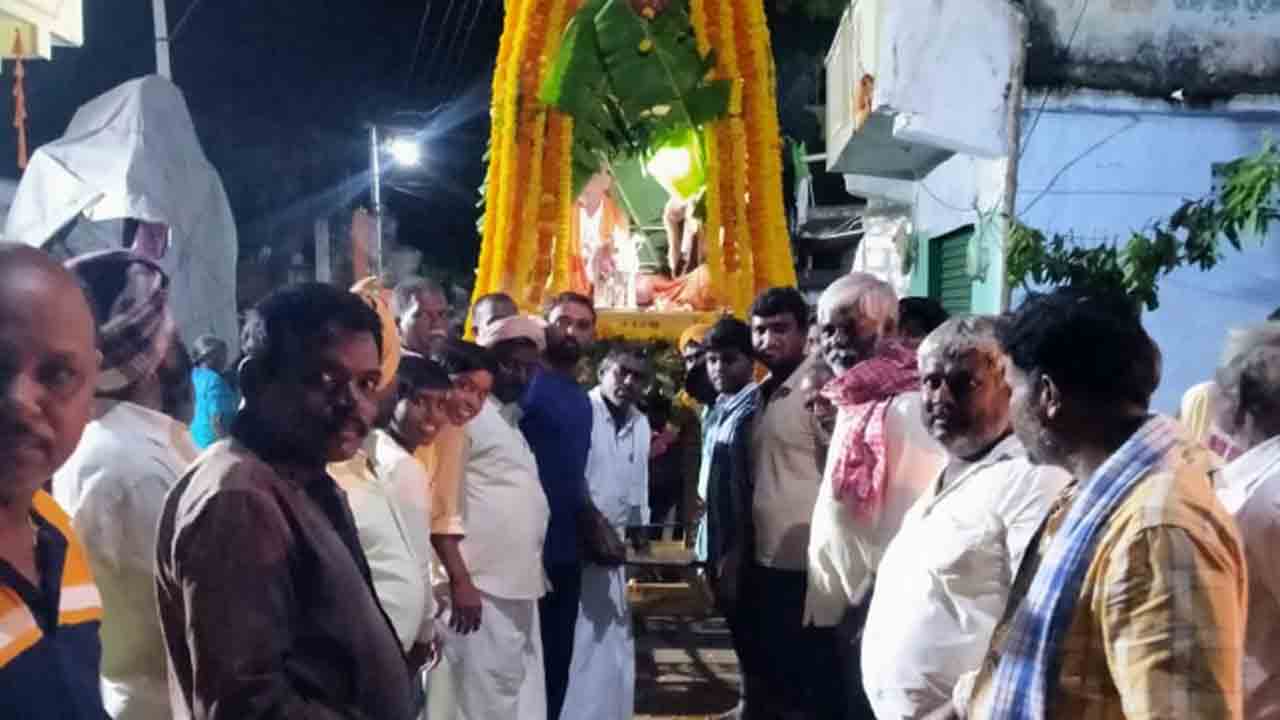 పల్లెపల్లెలో భక్తిశ్రద్ధలతో పూజలు