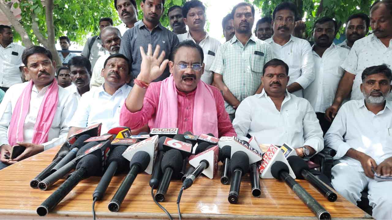 వ్యాపారాల కోసమే రాజకీయ డ్రామాలు