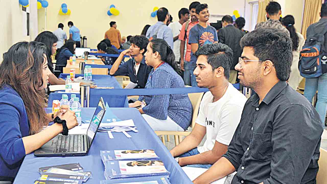 గీతం వర్సిటీలో గ్లోబల్‌ ఎడ్యుకేషన్‌ ఫెయిర్‌