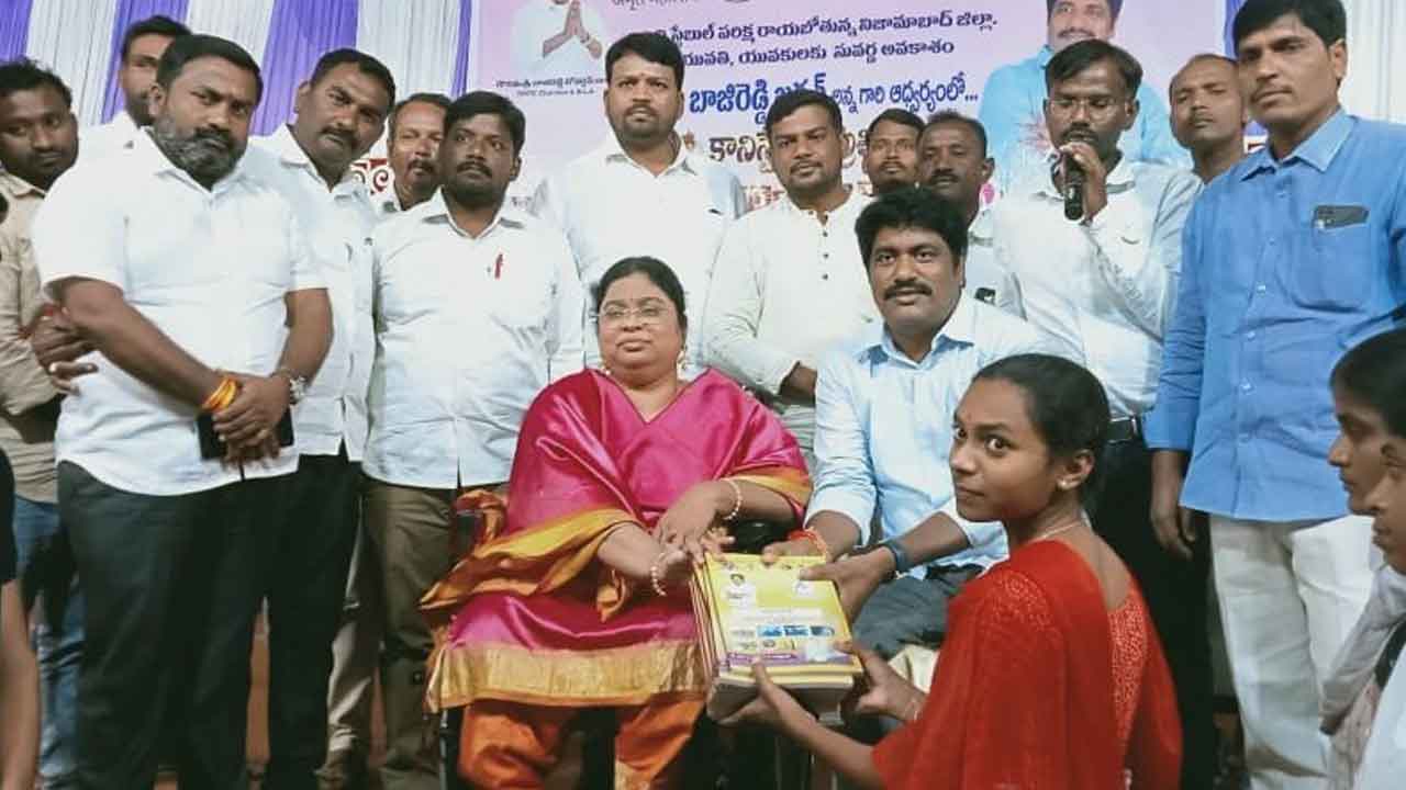 కష్టపడి చదివితే కొలువు మీ సొంతం