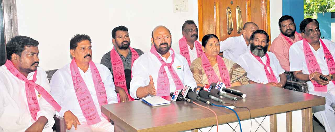 ఏం చేస్తవో చెప్పి జనగామలో అడుగుపెట్టు