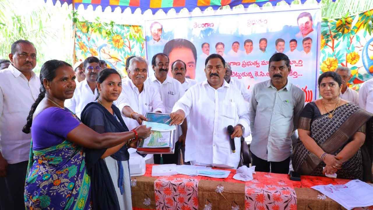 పేదలందరికీ ప్రభుత్వ పథకాలు