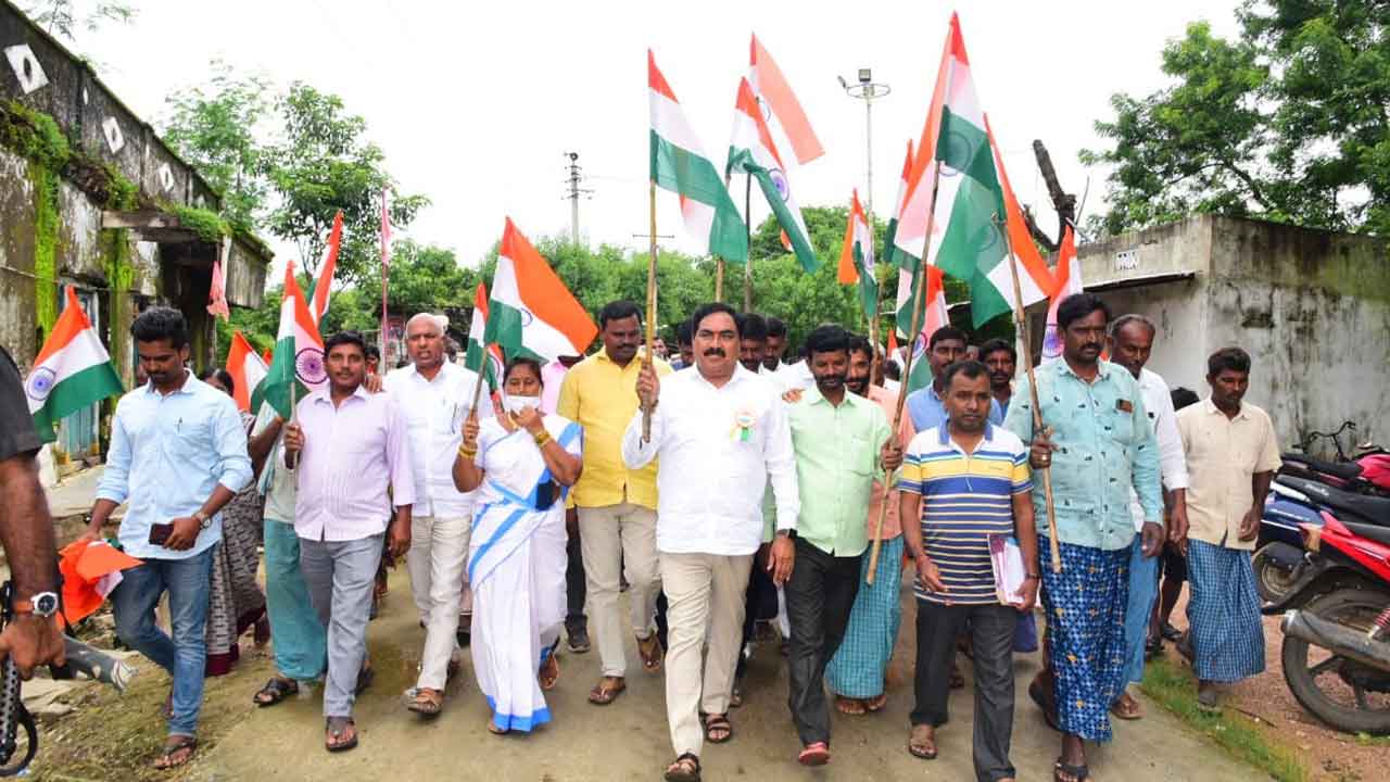 అంబరాన్నంటాలి