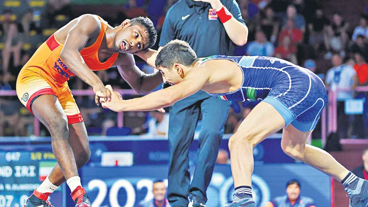 పట్టు పడితే పతకమే