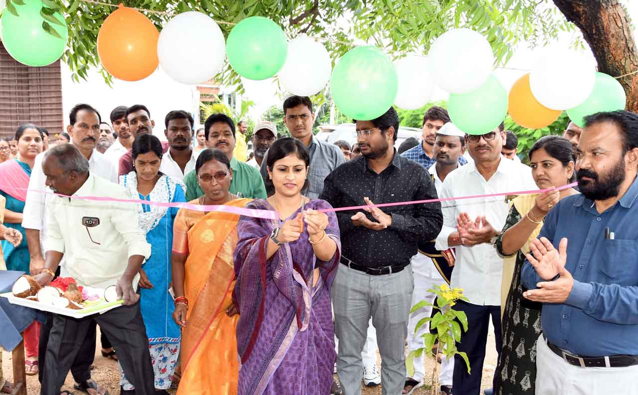 వజ్రోత్సవాలను విజయవంతం చేయాలి