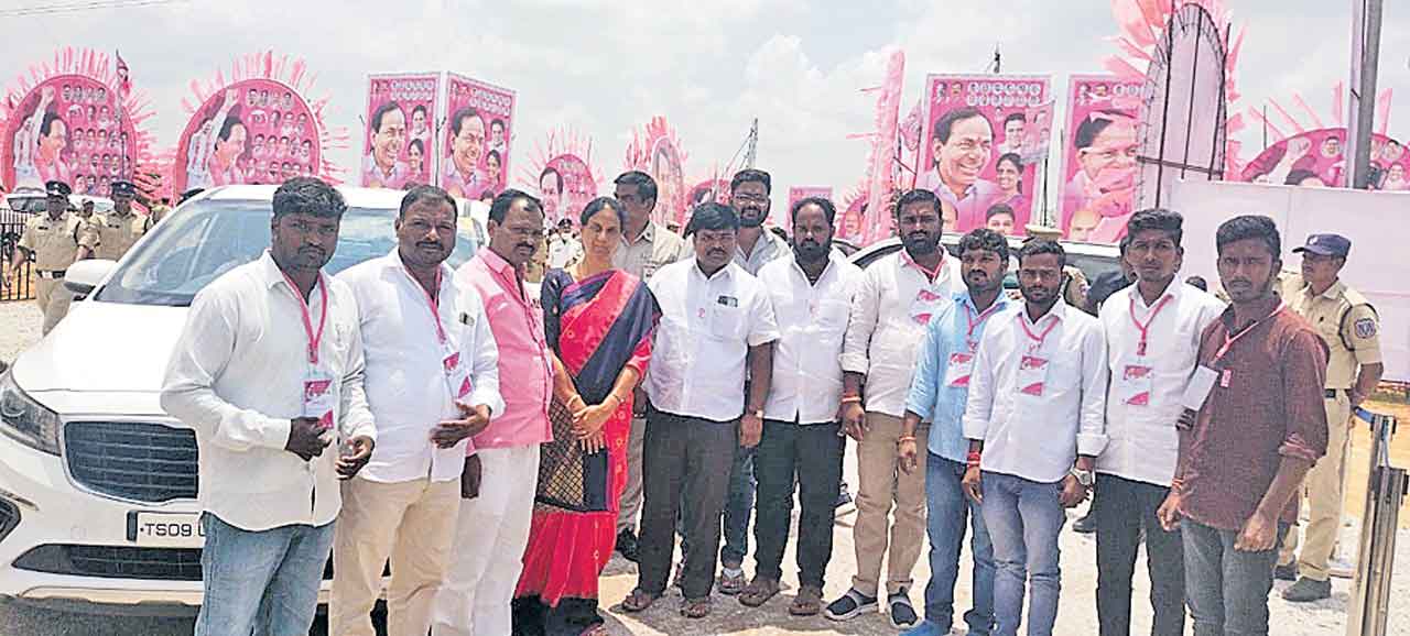 ప్రజలకు అందుబాటులో కలెక్టరు కార్యాలయం
