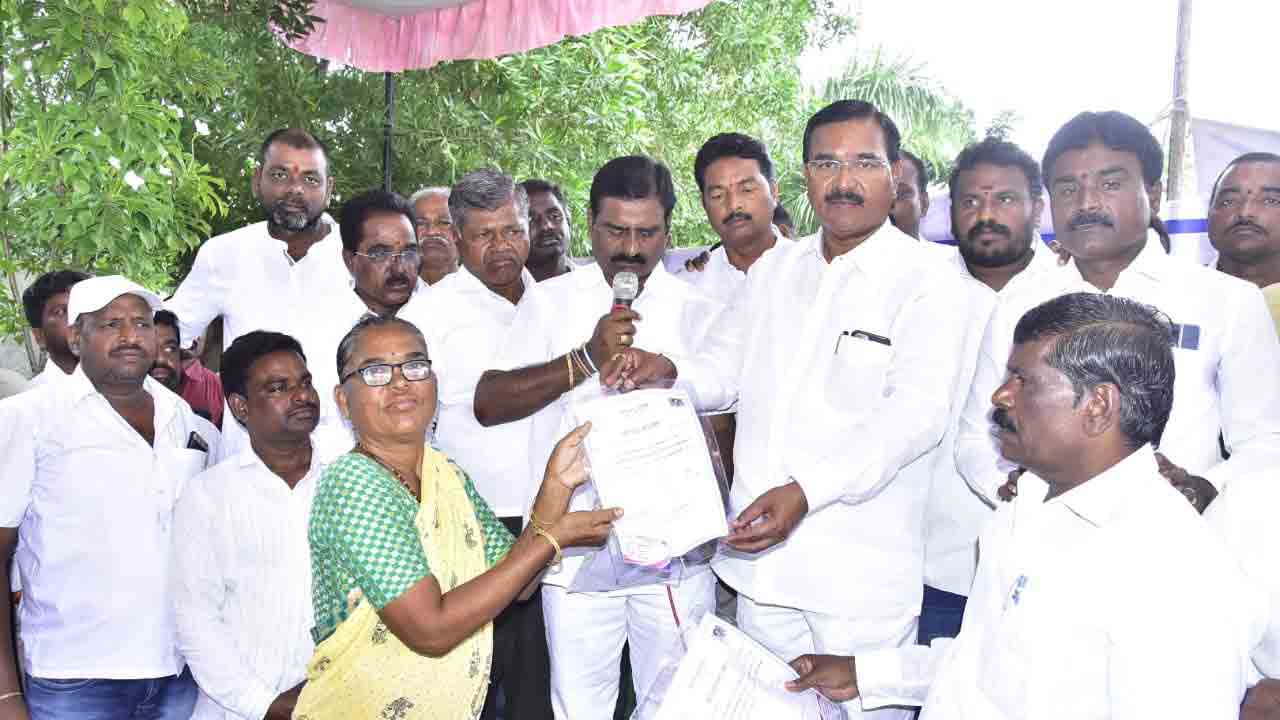 ప్రతి ఇంటికీ సంక్షేమం