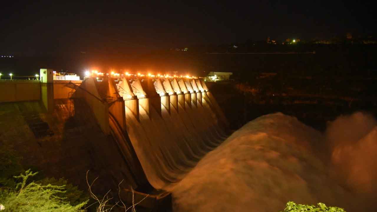 వరద హోరు