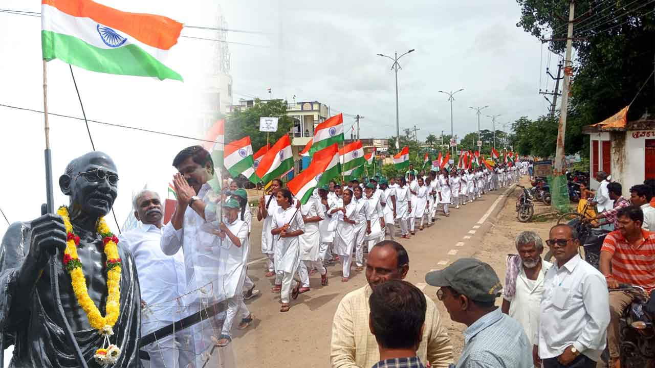 మువ్వన్నెల జెండా మురిసేలా..