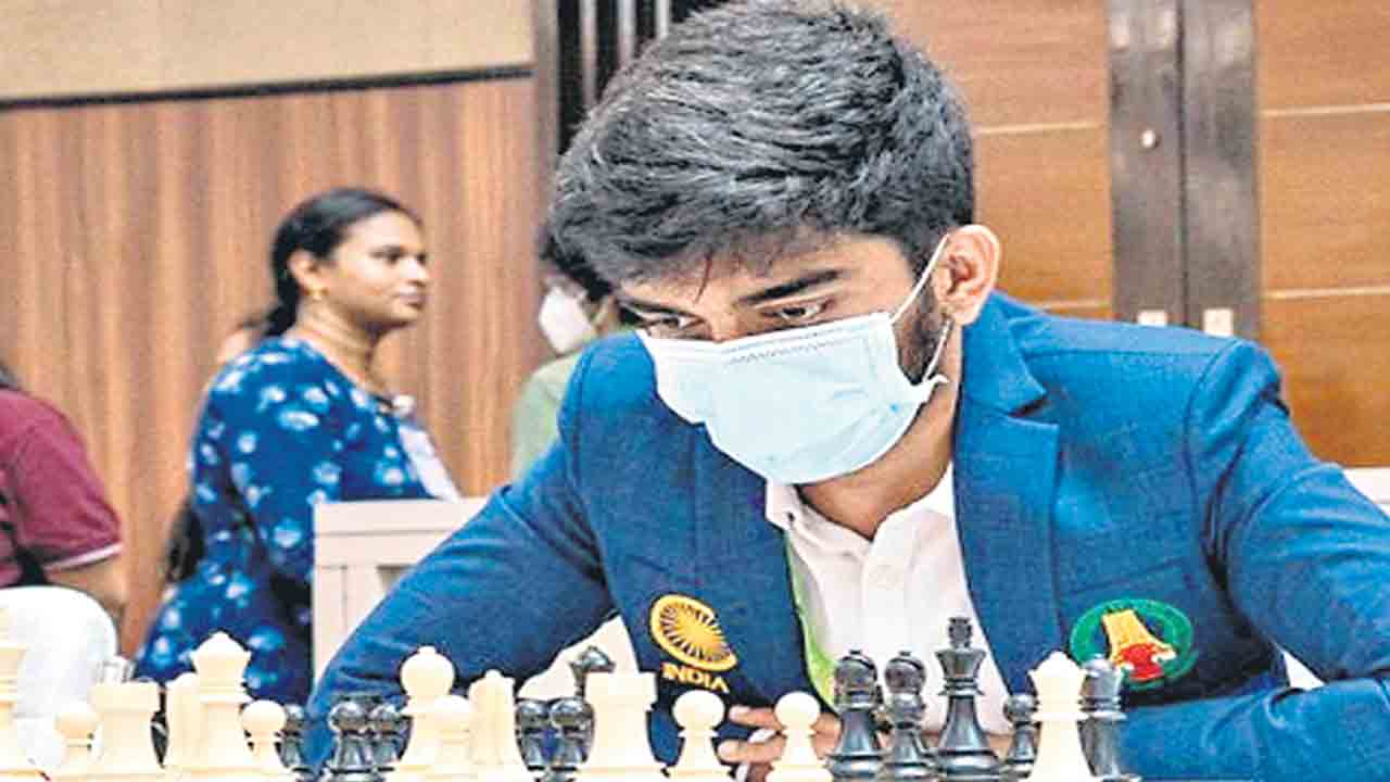 షిరోవ్‌కు గుకేష్‌ చెక్‌