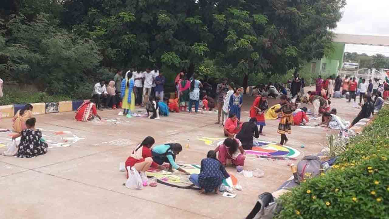 ఉత్సాహంగా ముగ్గులపోటీలు