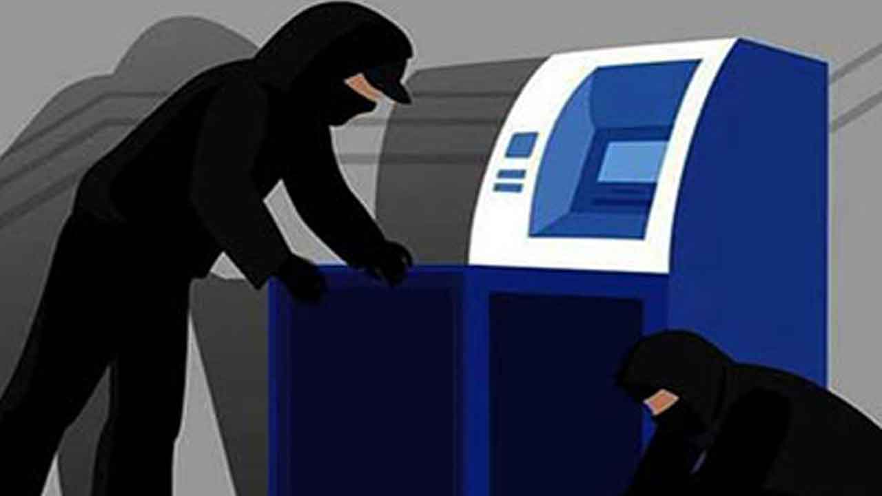 ఏటీఎం చోరీకి యత్నించిన బంగ్లాదేశీయుల అరెస్టు