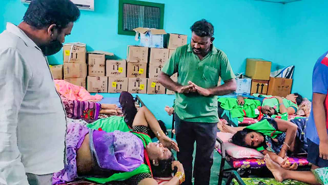 విషవాయువు లీకైన ఘటనలో కంపెనీ మూసివేతకు ఆదేశాలు : ఏపీ మంత్రి