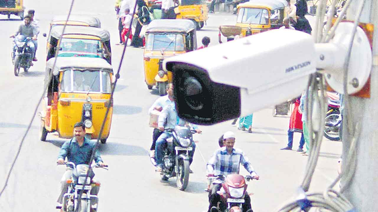 సీసీ కెమెరాలు.. నిఘా నేత్రాలు