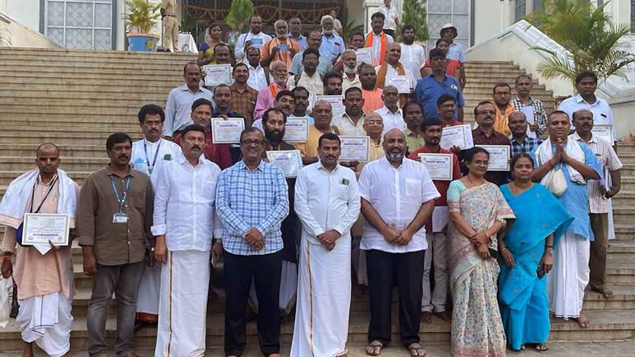 గో ఆధారిత వ్యవసాయాన్ని ప్రోత్సహించాలి : టీటీడీ జేఈవో