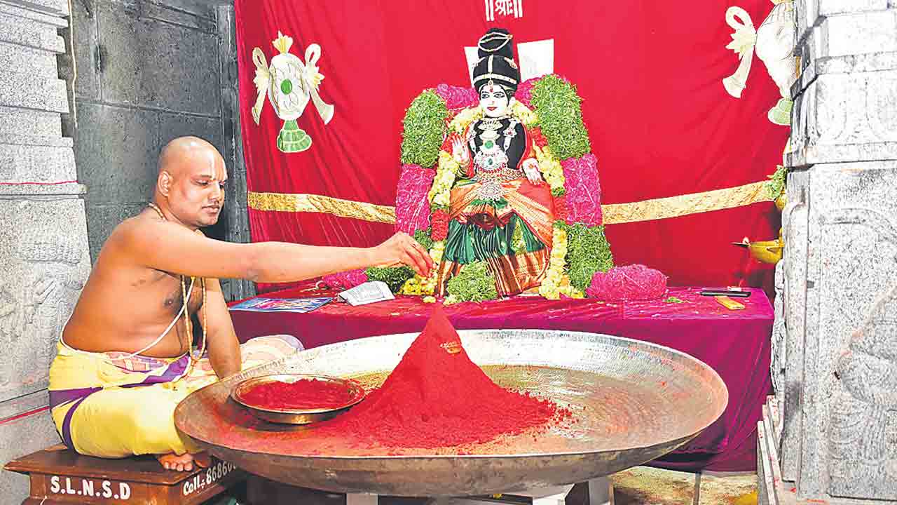 లక్ష్మీనరసింహుడికి నిత్య తిరుకల్యాణోత్సవం