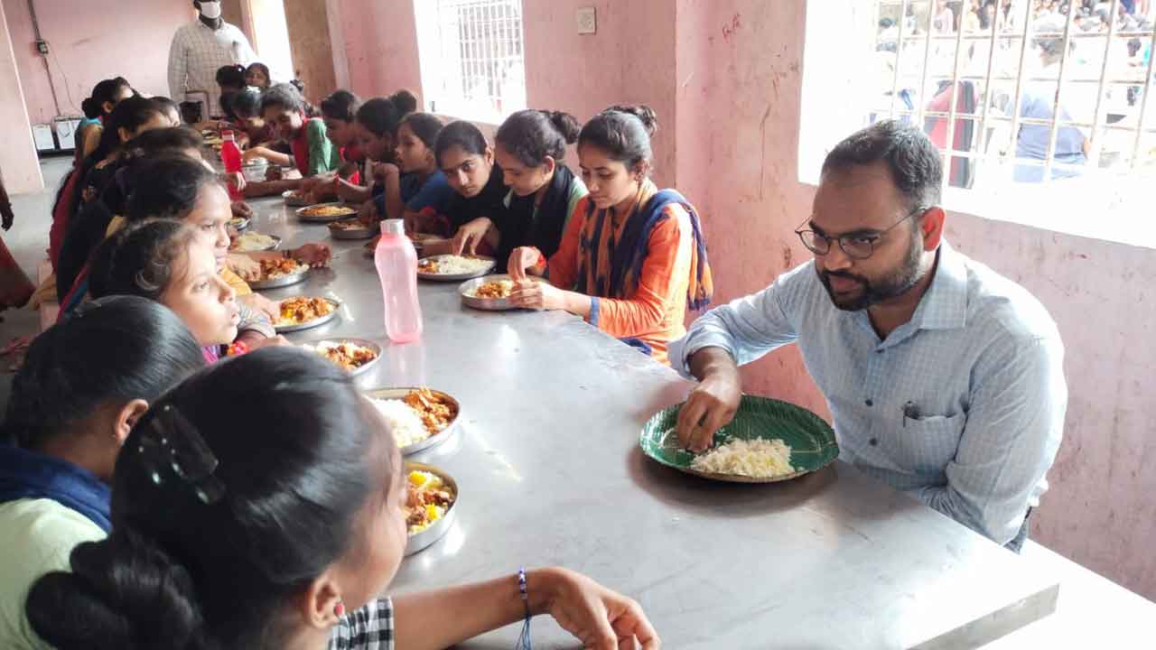 వసతి గృహాల్లో సౌకర్యాలు మెరుగుపర్చాలి