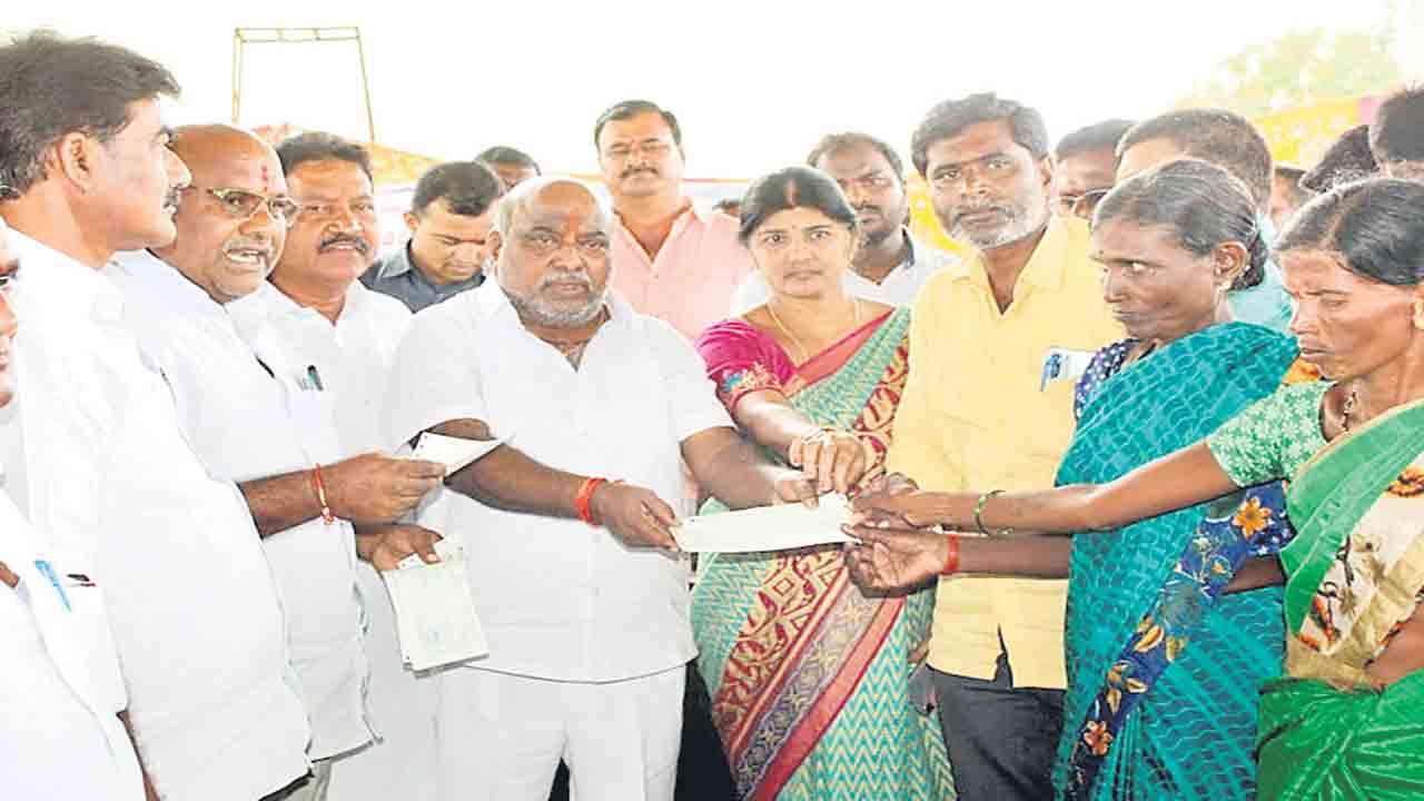 తెలంగాణ సంక్షేమ పథకాలు దేశానికే ఆదర్శం