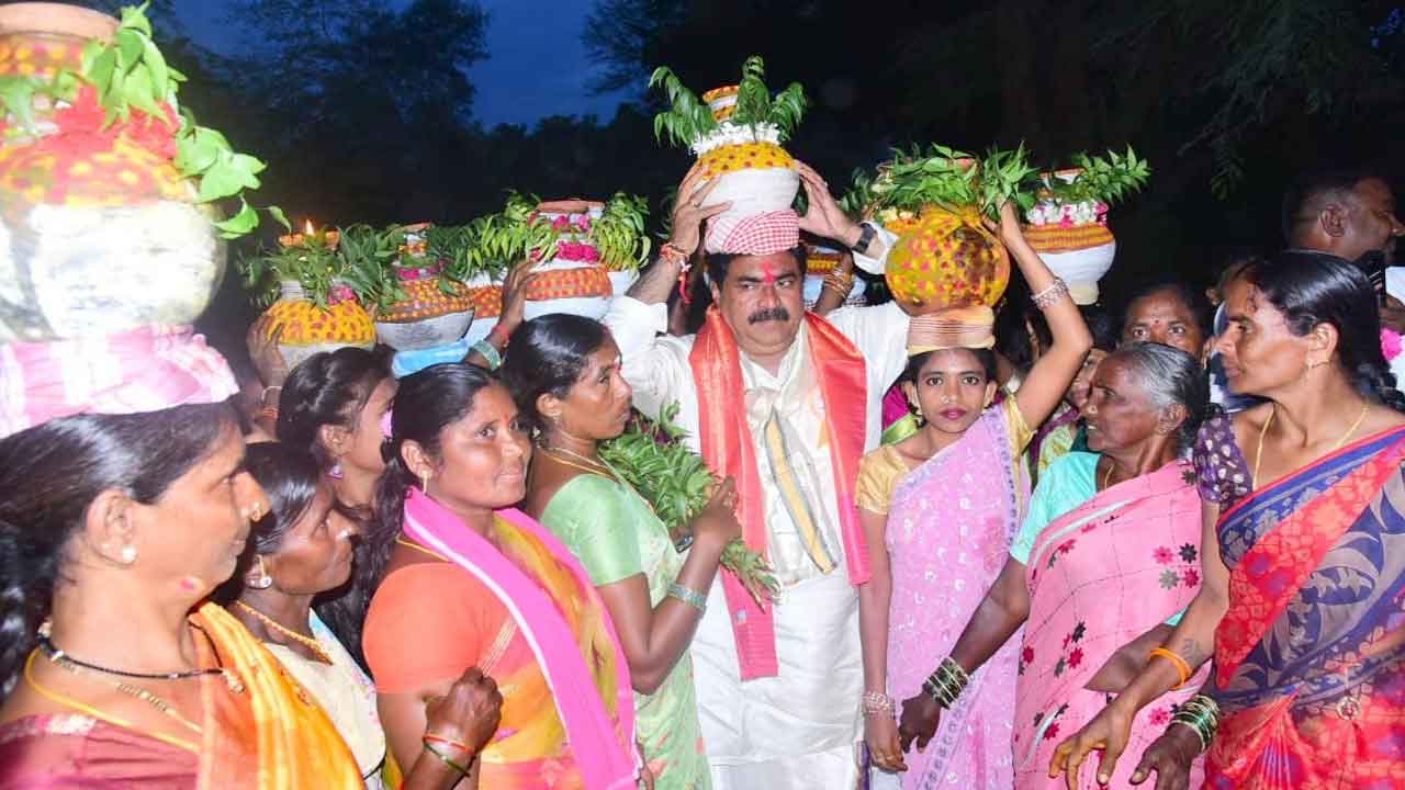 తెలంగాణ సంస్కృతికి ప్రతీక బోనాలు