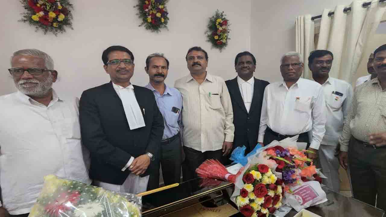 హైకోర్టు అదనపు న్యాయమూర్తి ప్రమాణ స్వీకారం