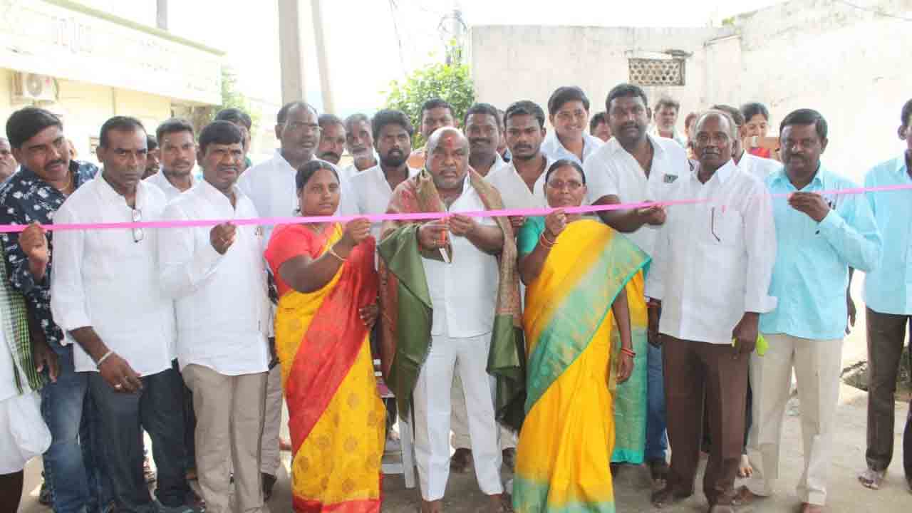 యువత కోసమే గ్రంథాలయాలు