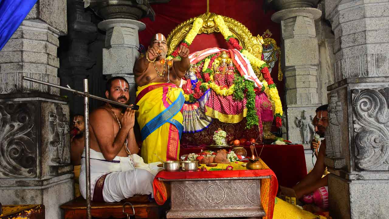 వైభవంగా తిరుకల్యాణోత్సవం