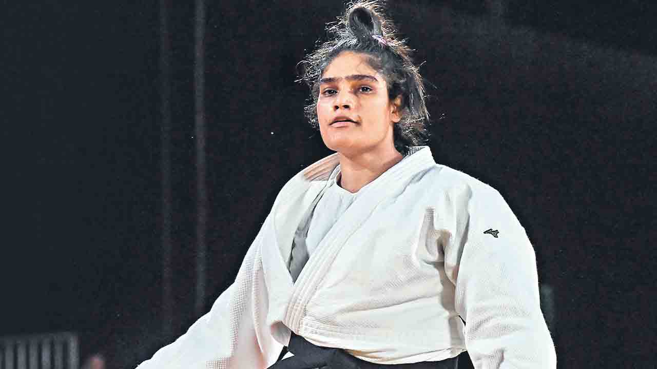 తులికకు రజతం