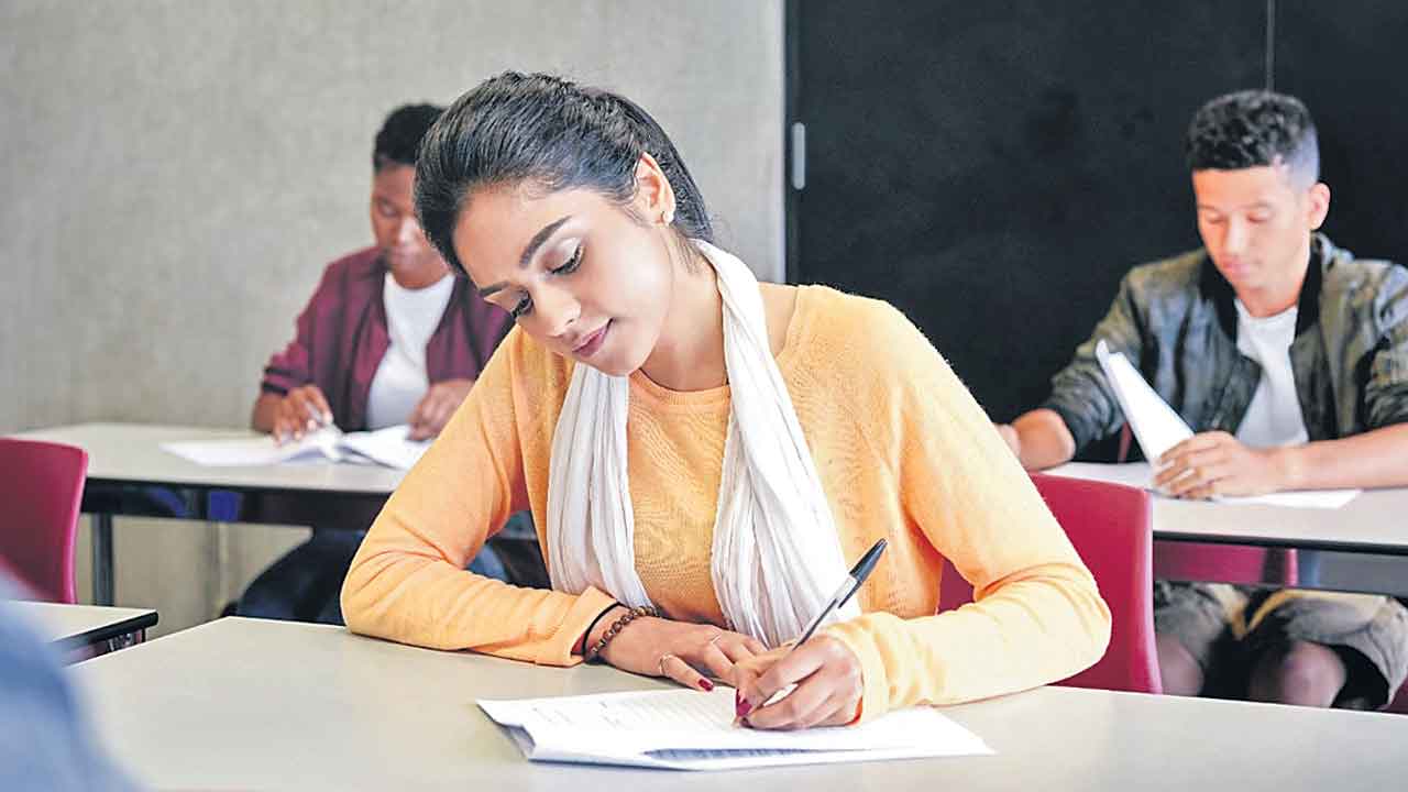 రెండో రోజూ గందరగోళం