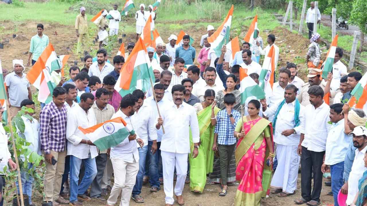 గిన్నిస్‌బుక్‌ రికార్డుకెక్కేలా స్వాతంత్య్ర భారత వజ్రోత్సవాలు