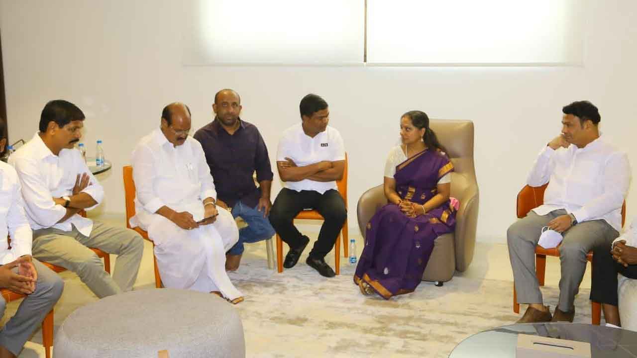 ఎమ్మెల్సీ కవితకు ఎమ్మెల్యేల సంఘీభావం