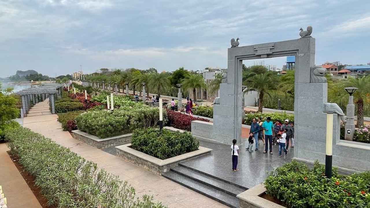 బండ్‌పైనే అన్నీ..