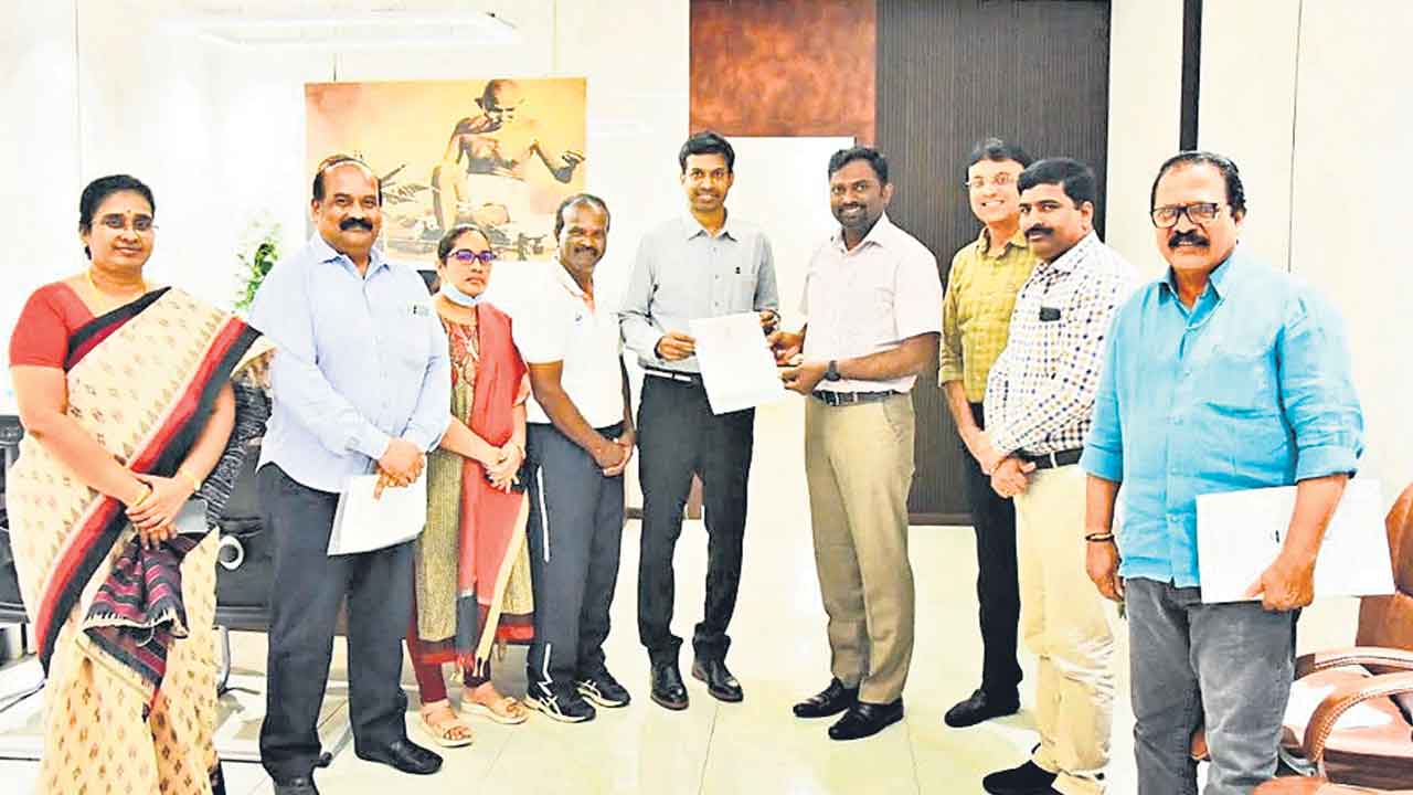 గోపీచంద్‌ అకాడమీ, గురుకులాల ఒప్పందం