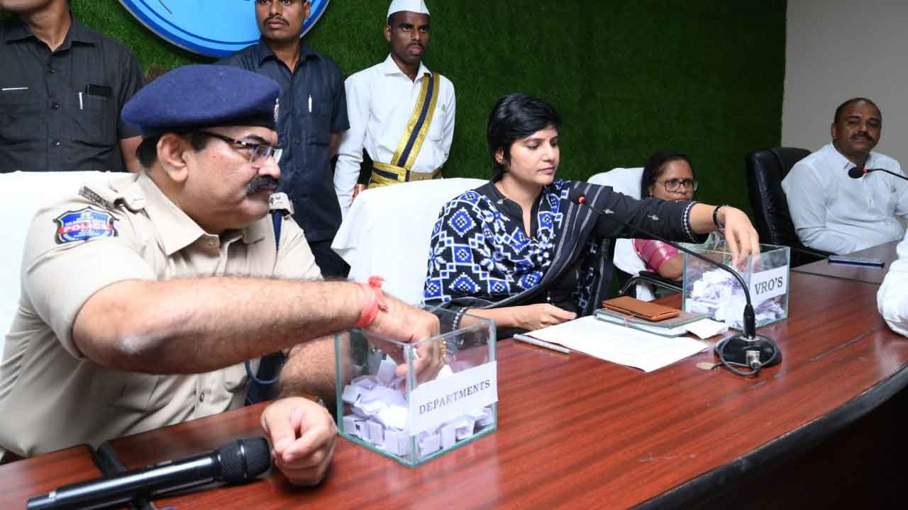 వీఆర్వోలకు శాఖల కేటాయింపు